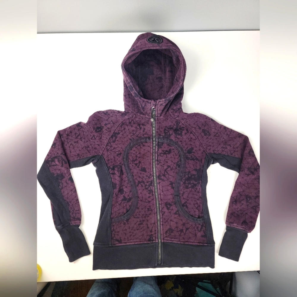 Lululemon purple and black hoodie